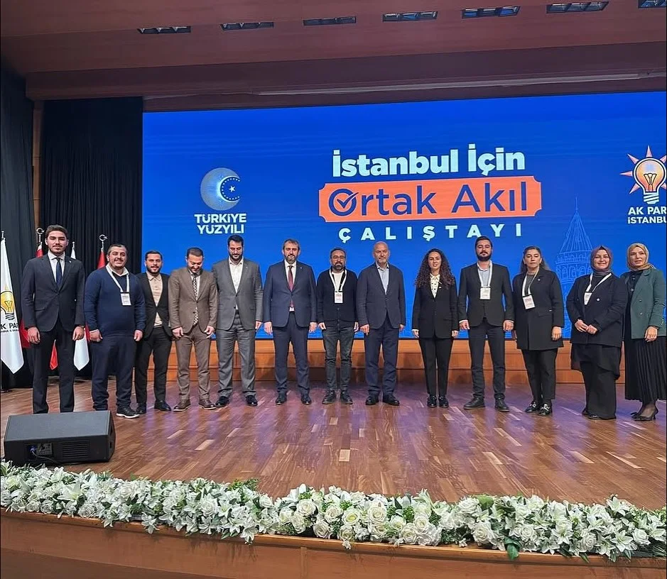 Efe Güneş, AK Parti İstanbul İl Başkanlığı'nın düzenlediği İstanbul İçin Ortak Akıl Çalıştayı'nda heyetle birlikte