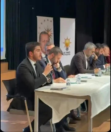 AK Parti Ataşehir programında konuşma yaparken