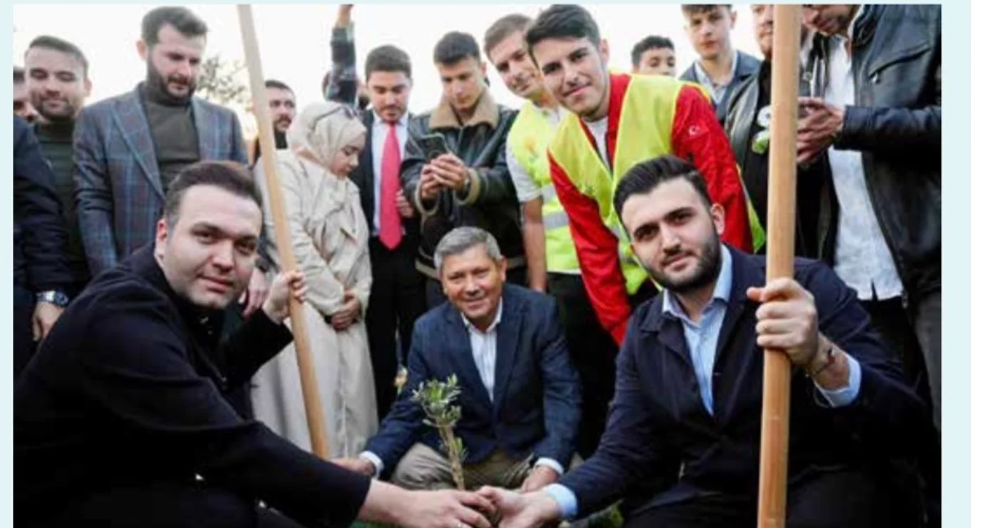AK Parti Gençlik Kolları'nın Beykoz'da düzenlediği Gazze Hatıra Ormanı fidan dikim programı